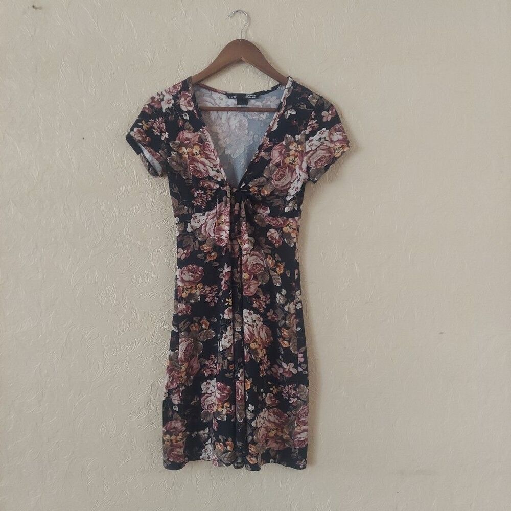Rebel Sugar Dark Moody Floral V-neck Fit Flare Dress Short Sleeve Sz XS